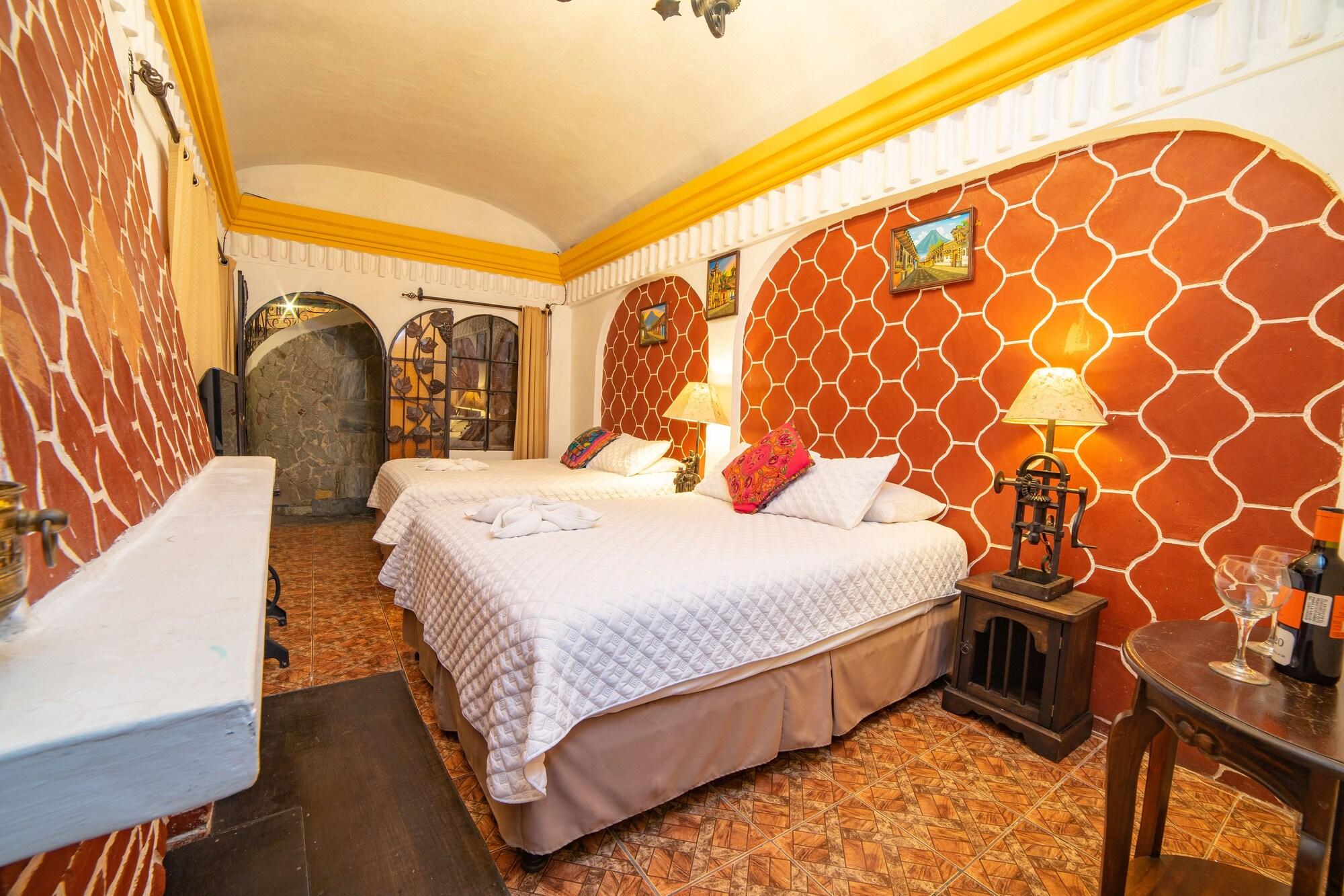 Hotel Gran Plaza Euromaya Antigua Екстериор снимка