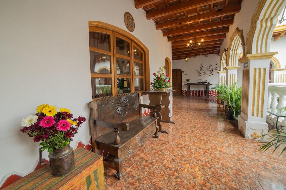 Hotel Gran Plaza Euromaya Antigua Екстериор снимка