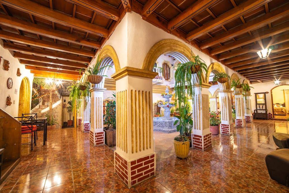 Hotel Gran Plaza Euromaya Antigua Екстериор снимка