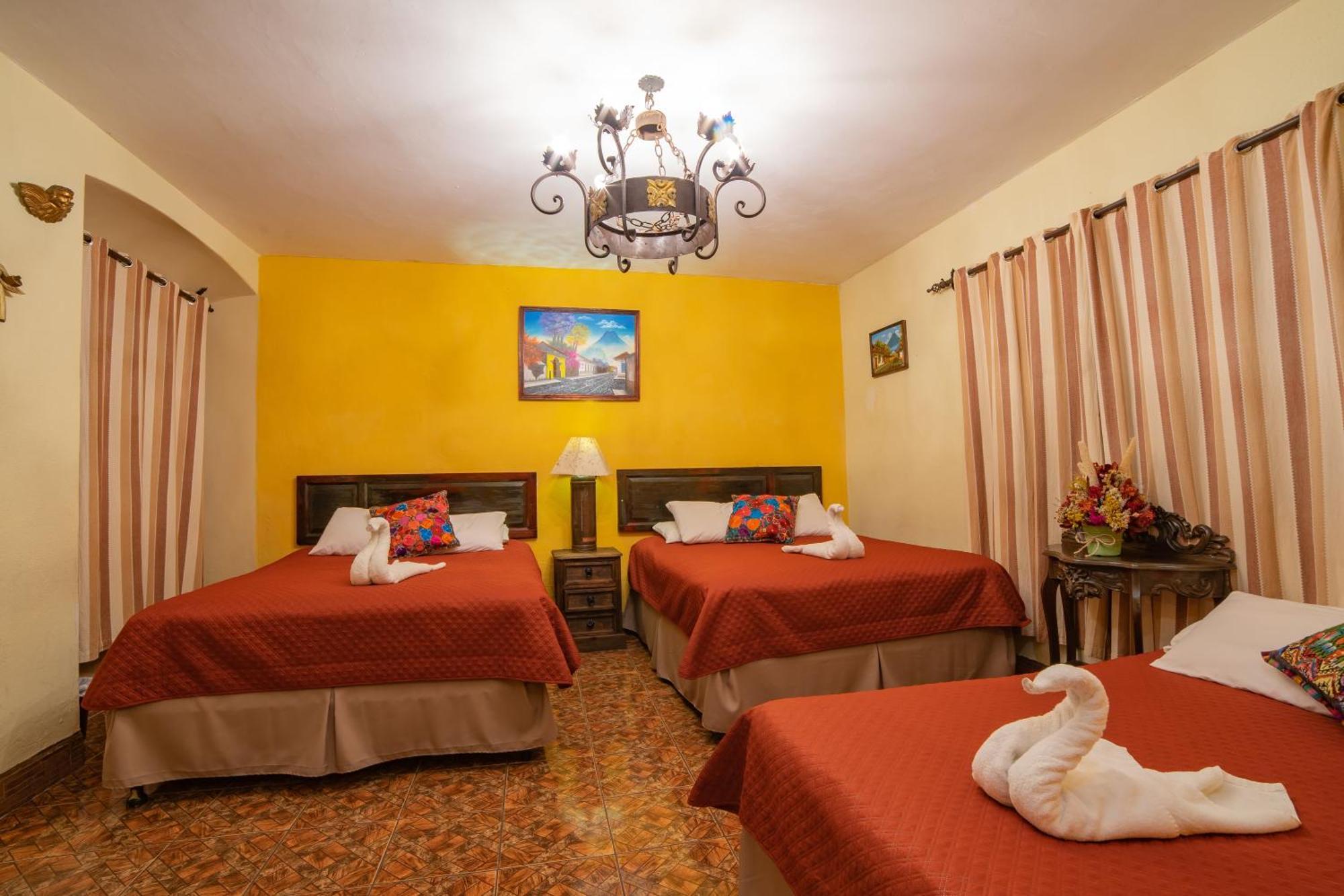 Hotel Gran Plaza Euromaya Antigua Екстериор снимка