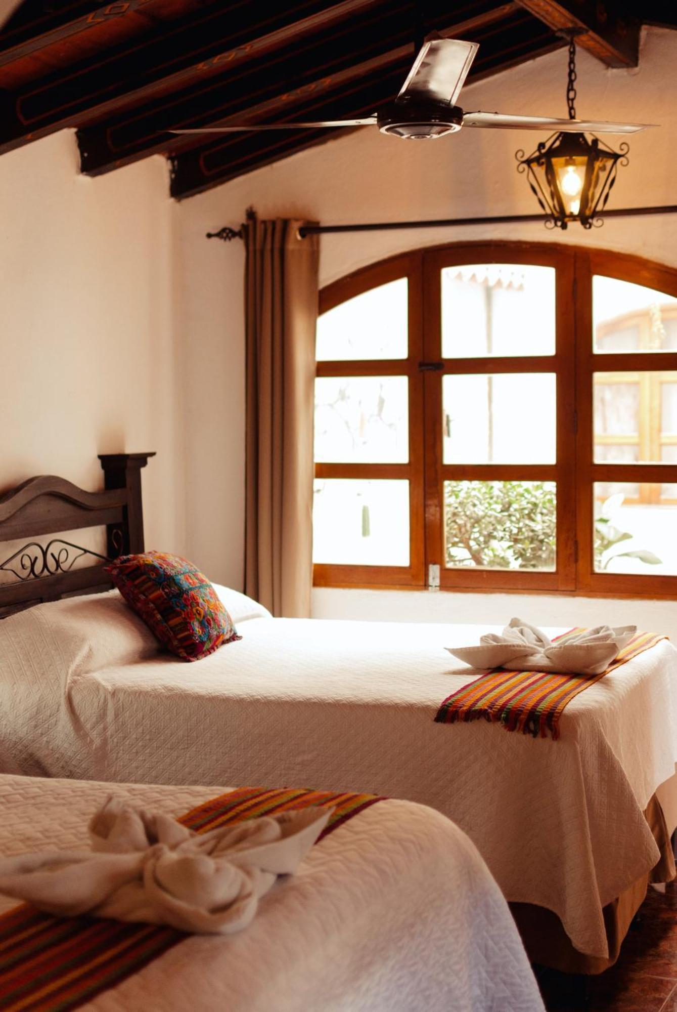 Hotel Gran Plaza Euromaya Antigua Екстериор снимка