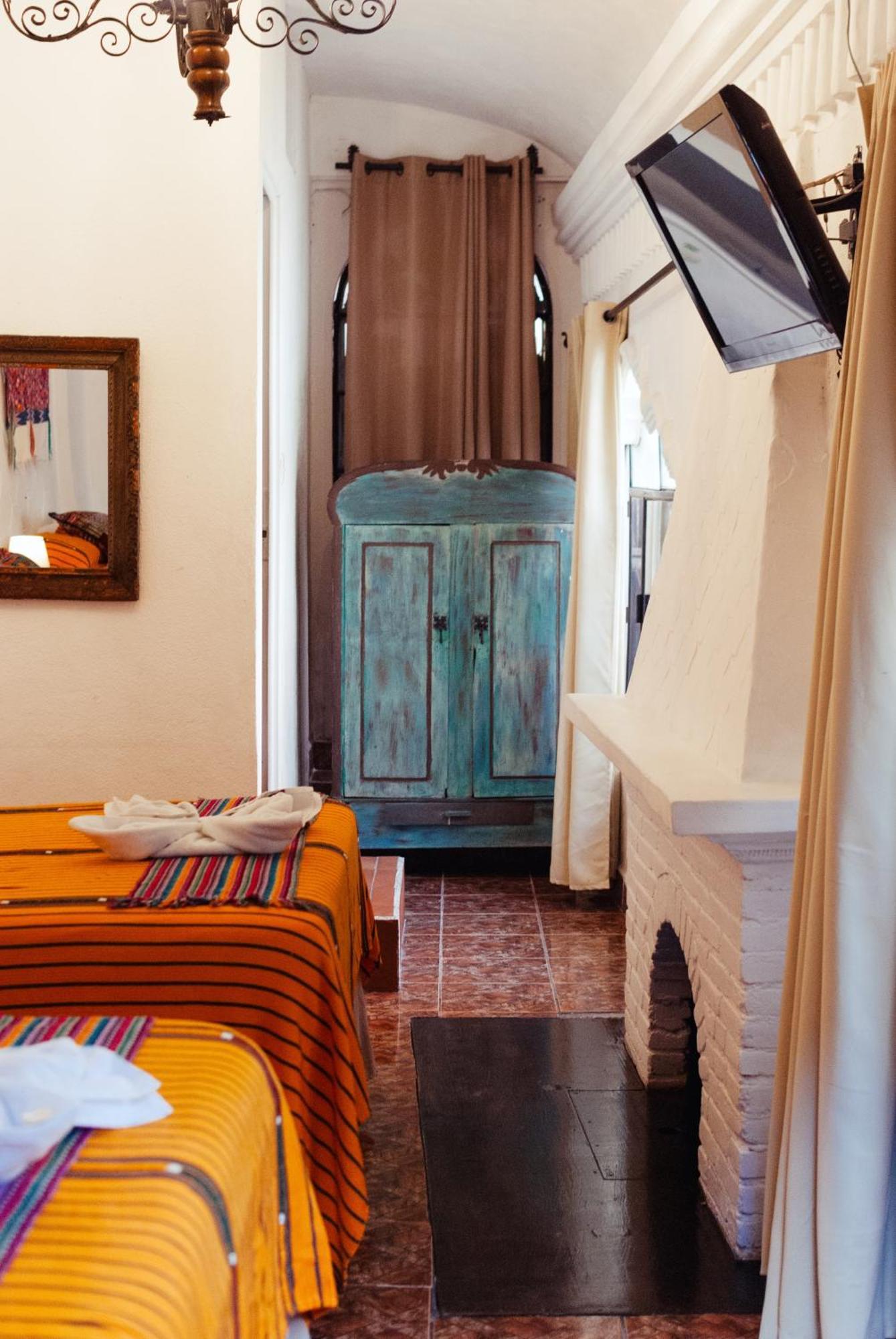 Hotel Gran Plaza Euromaya Antigua Екстериор снимка