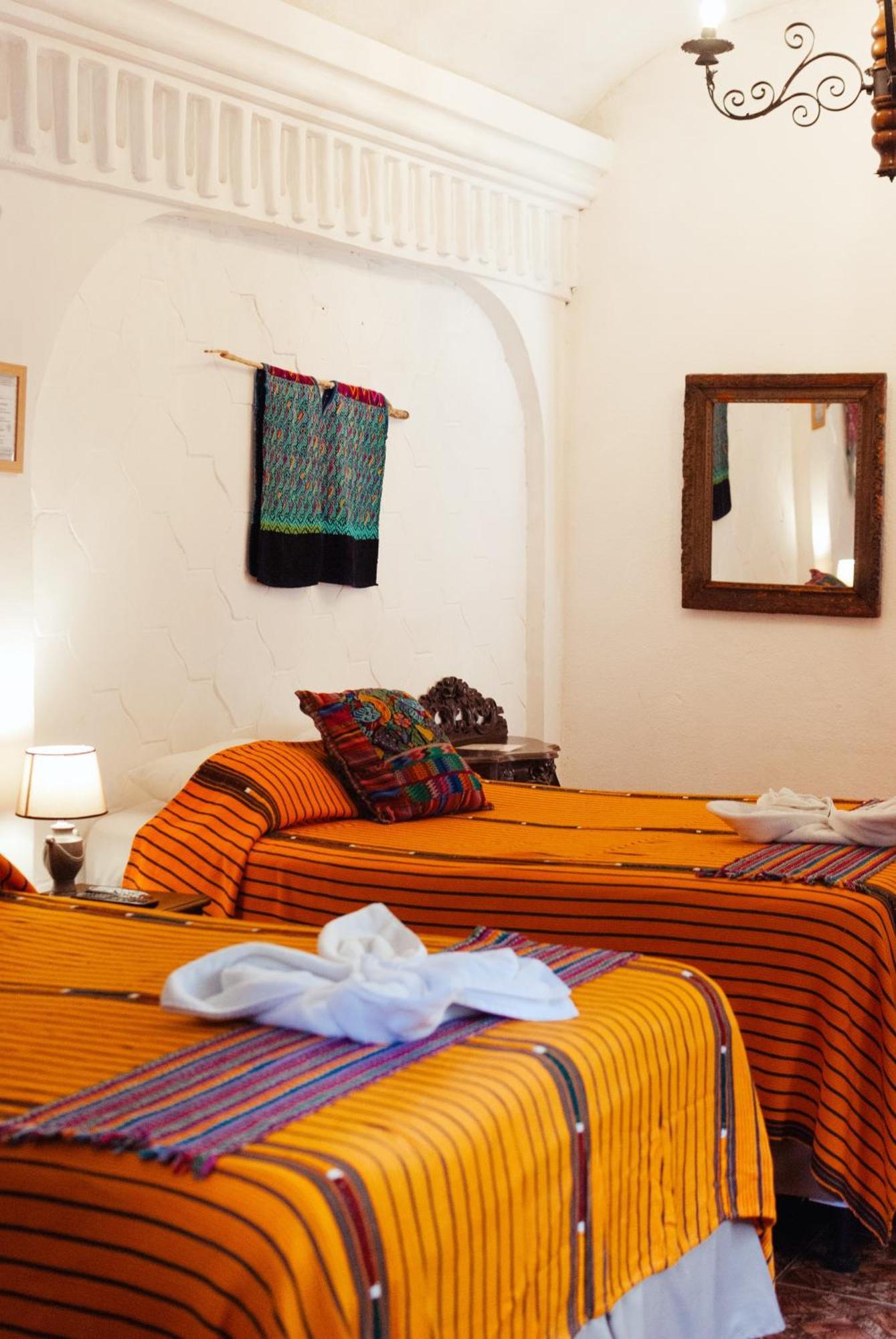 Hotel Gran Plaza Euromaya Antigua Екстериор снимка