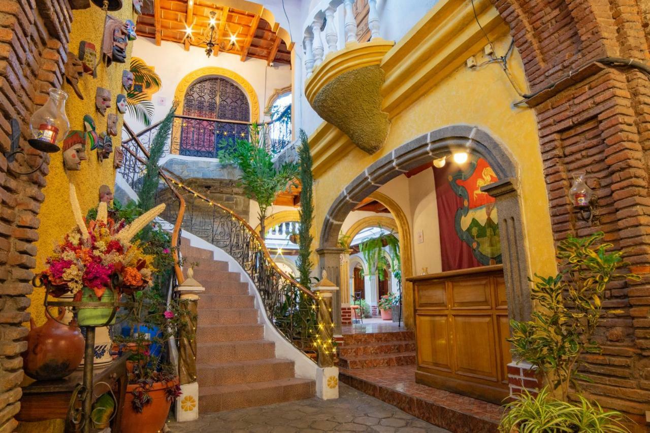Hotel Gran Plaza Euromaya Antigua Екстериор снимка