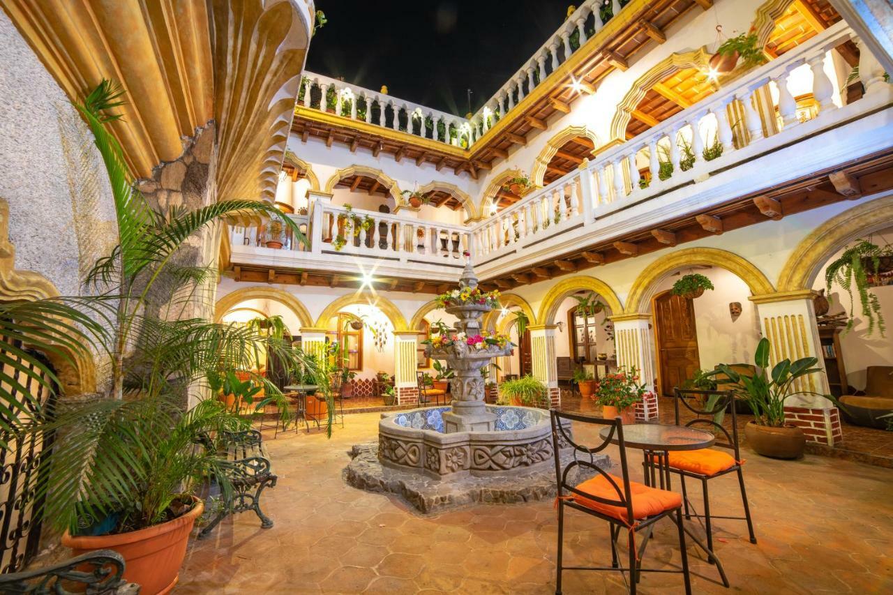 Hotel Gran Plaza Euromaya Antigua Екстериор снимка
